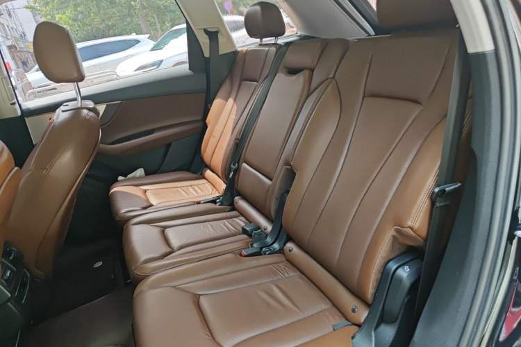 Used Audi Q7 2016 40 TFSI S line Sport Edition Left Rear Seat