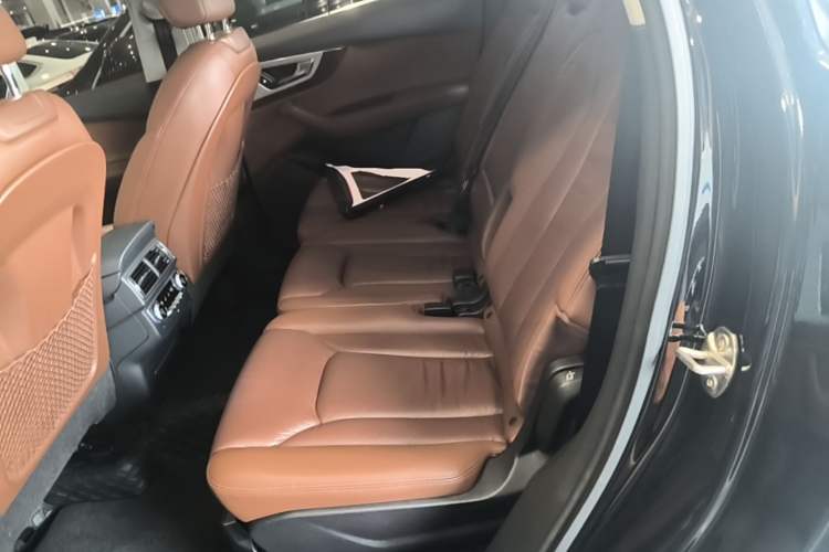 Used Audi Q7 2016 45 TFSI Technology Edition Left Rear Seat