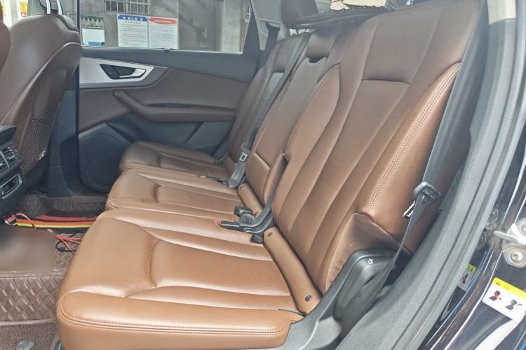 Used Audi Q7 2016 40 TFSI Comfort Model Left Rear Seat