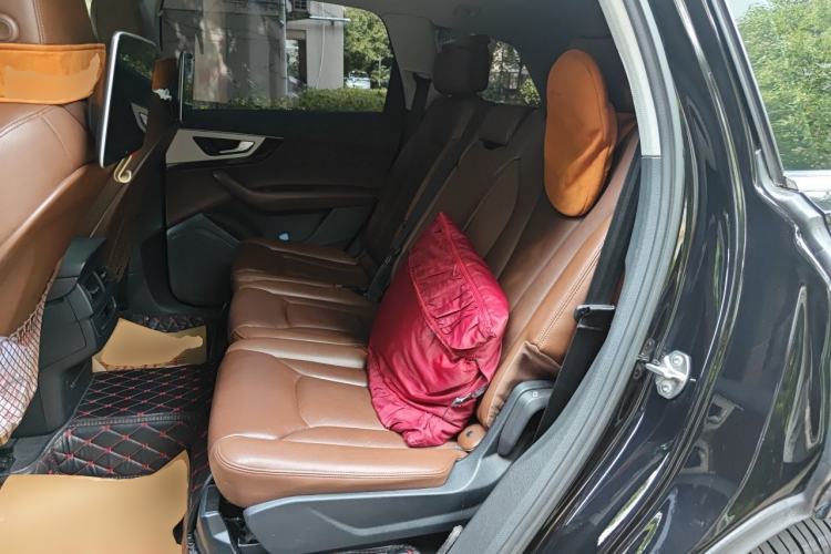 Used Audi Q7 2016 40 TFSI Comfort Model Left Rear Seat