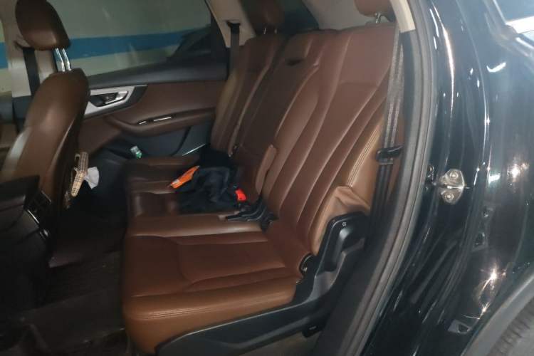 Used Audi Q7 2016 40 TFSI Comfort Model Left Rear Seat