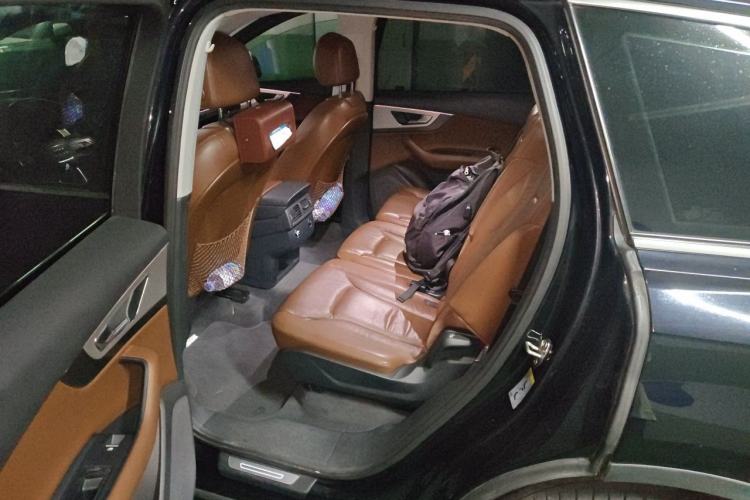 Used Audi Q7  Left Rear Seat
