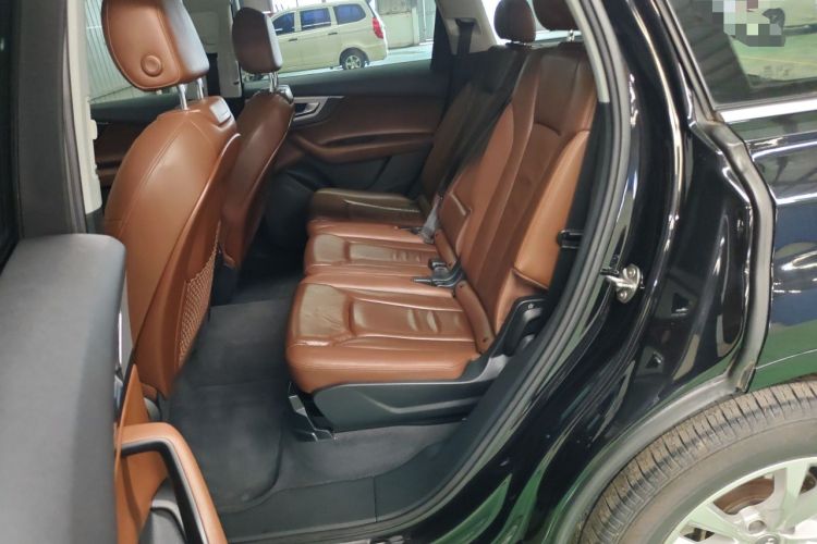 Used Audi Q7 2016 40 TFSI Comfort Model Left Rear Seat