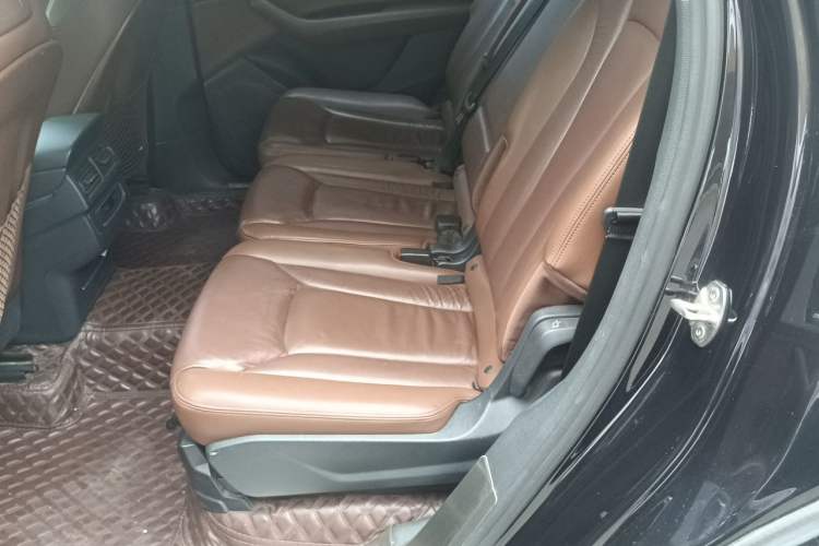 Used Audi Q7 2016 40 TFSI Comfort Model Left Rear Seat