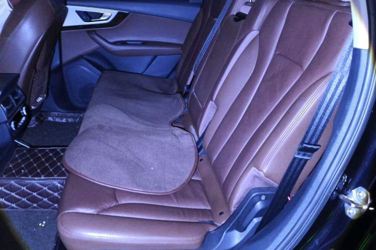 Used Audi Q7 2016 45 TFSI Technology Edition Left Rear Seat