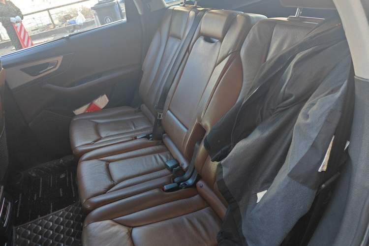 Used Audi Q7 2016 45 TFSI Technology Edition Left Rear Seat