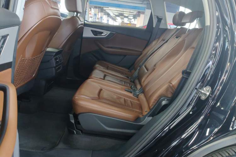 Used Audi Q7 2016 45 TFSI Technology Edition Left Rear Seat