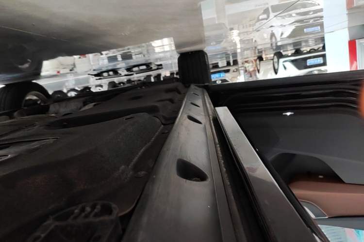 Used Audi Q7 2016 40 TFSI Comfort Model Left Side Sill