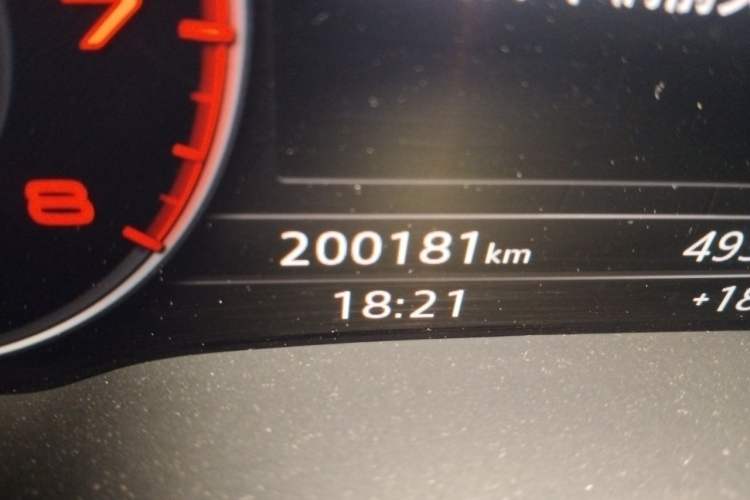 Used Audi Q7 2016 45 TFSI Technology Edition Odometer Close Up