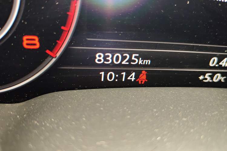 Used Audi Q7 2016 45 TFSI Technology Edition Odometer Close Up