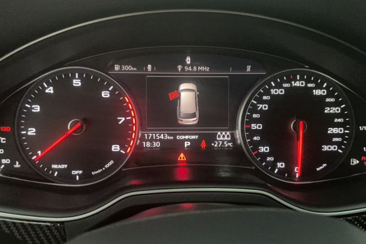 Used Audi Q7 2016 3.0 TFSI parallel import Odometer Close Up