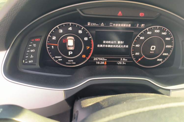 Used Audi Q7 2016 45 TFSI Technology Edition Odometer Close Up