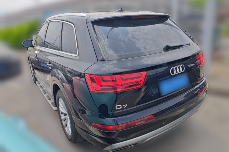 Used Audi Q7 2016 40 TFSI Comfort Model Rear Left 45 Deg