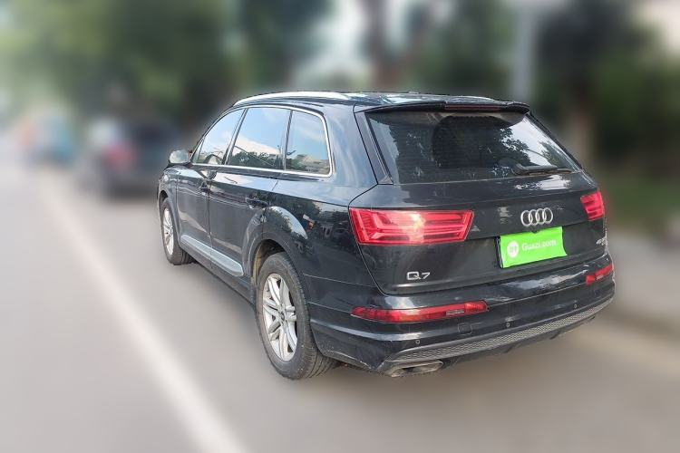 Used Audi Q7 2016 40 TFSI Comfort Model Rear Left 45 Deg