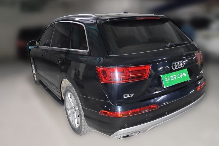 Used Audi Q7 2016 40 TFSI Comfort Model Rear Left 45 Deg