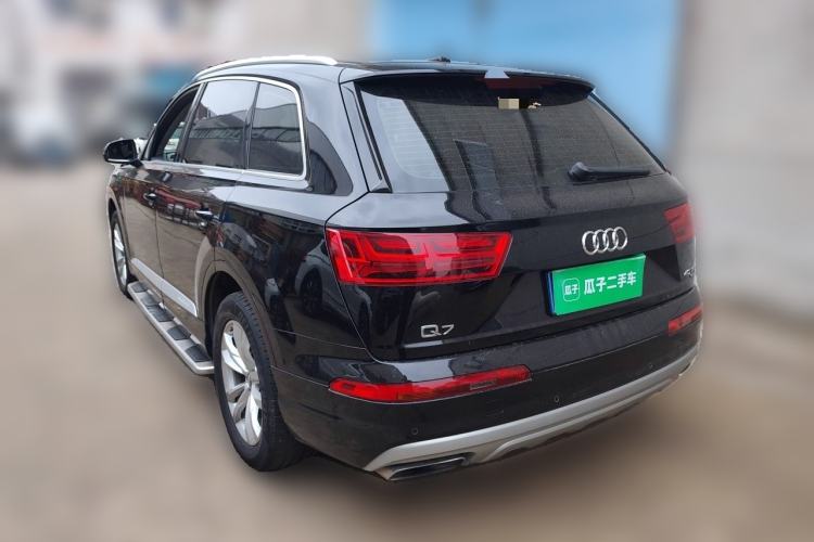 Used Audi Q7 2016 40 TFSI Comfort Model Rear Left 45 Deg