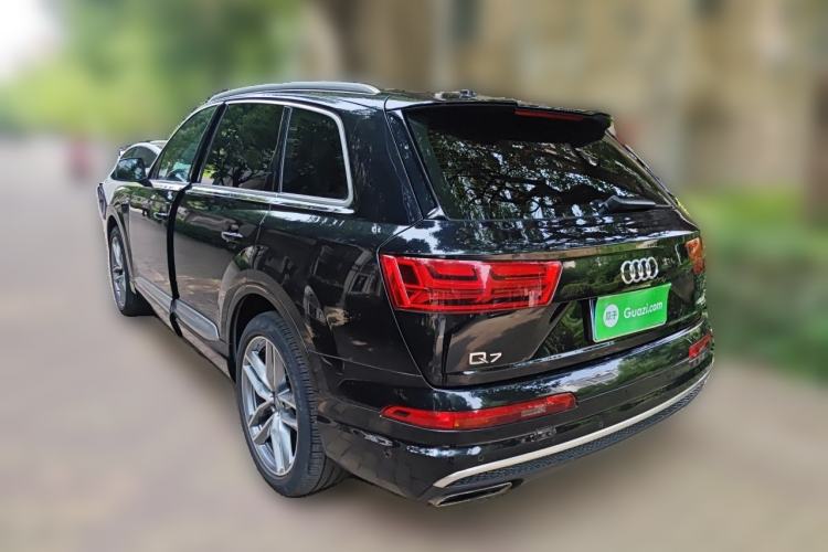 Used Audi Q7 2016 40 TFSI Comfort Model Rear Left 45 Deg