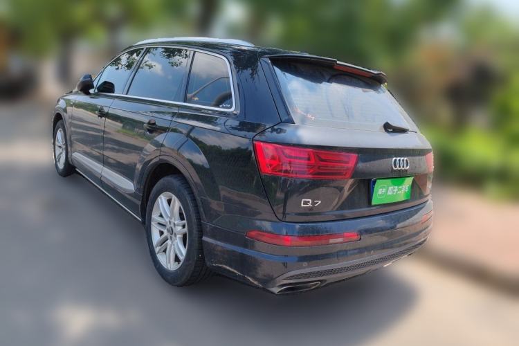 Used Audi Q7 2016 40 TFSI Comfort Model Rear Left 45 Deg