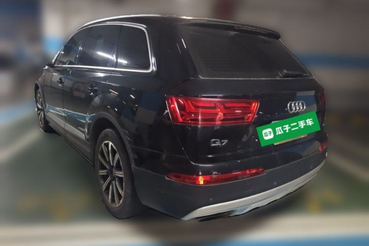 Used Audi Q7 2016 40 TFSI Comfort Model Rear Left 45 Deg