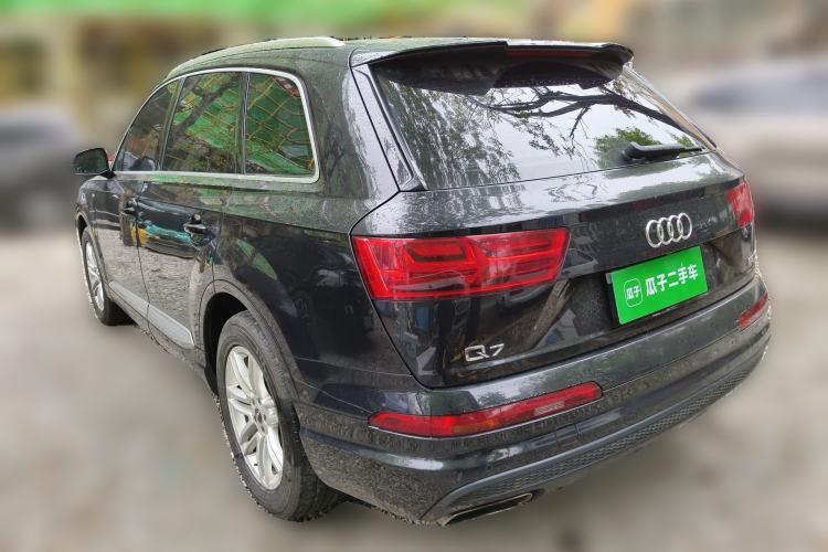 Used Audi Q7 2016 40 TFSI Comfort Model Rear Left 45 Deg