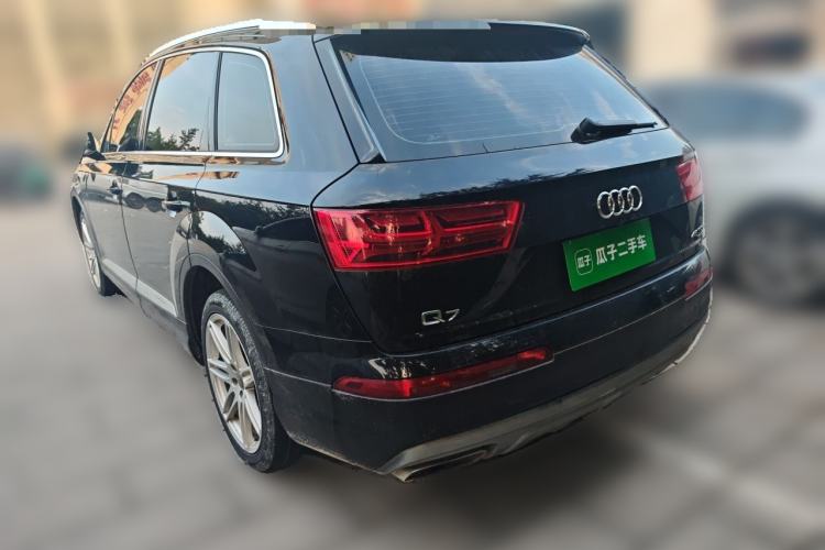 Used Audi Q7 2016 40 TFSI Comfort Model Rear Left 45 Deg