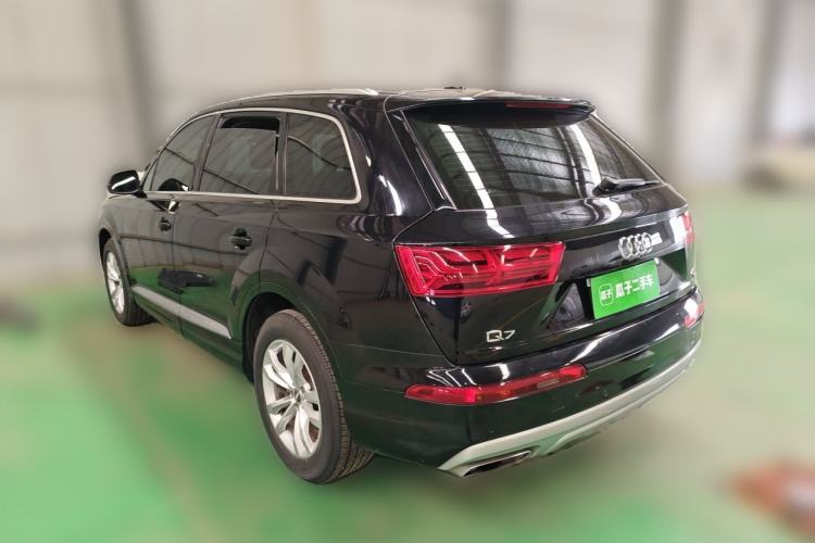 Used Audi Q7 2016 40 TFSI Comfort Model Rear Left 45 Deg