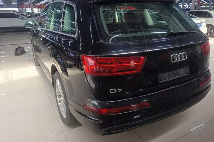 Used Audi Q7 2016 45 TFSI S line Sport Edition Rear Left 45 Deg