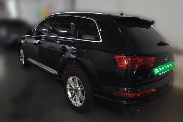 Used Audi Q7 2016 40 TFSI Comfort Model Rear Left 45 Deg
