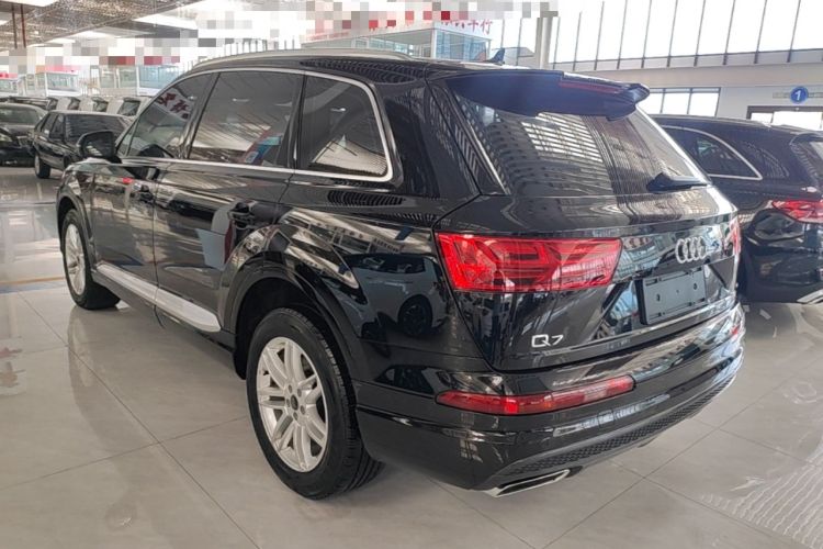 Used Audi Q7 2016 40 TFSI Comfort Model Rear Left 45 Deg