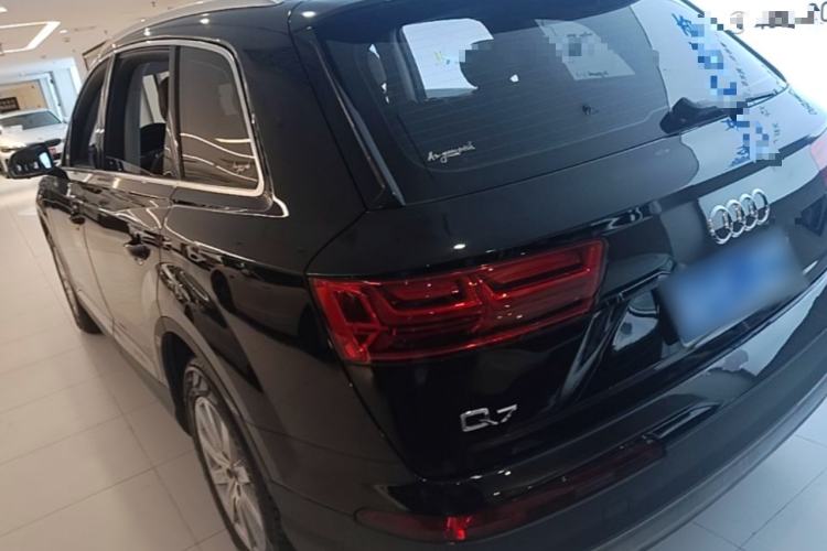 Used Audi Q7 2016 40 TFSI U.S. Specification Rear Left 45 Deg