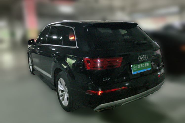 Used Audi Q7 2016 40 TFSI Comfort Model Rear Left 45 Deg