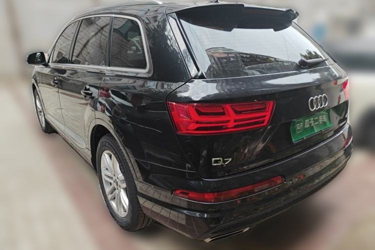 Used Audi Q7 2016 40 TFSI Comfort Model Rear Left 45 Deg