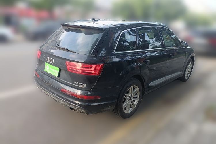 Used Audi Q7 2016 40 TFSI Comfort Model Rear Right 45 Deg