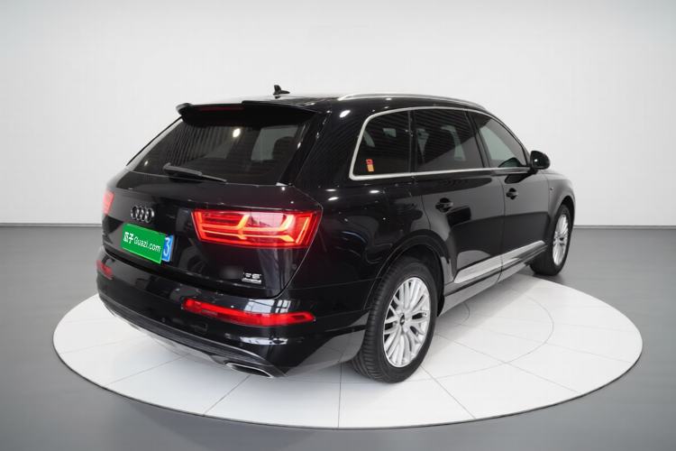 Used Audi Q7 2016 45 TFSI Technology Edition Rear Right 45 Deg