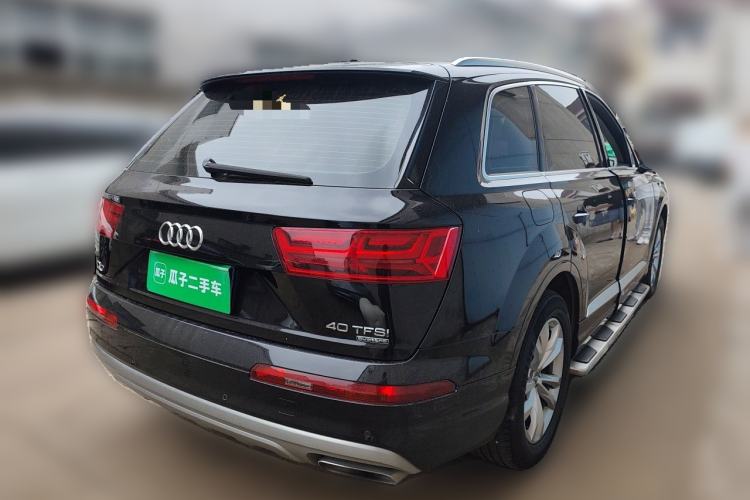 Used Audi Q7 2016 40 TFSI Comfort Model Rear Right 45 Deg