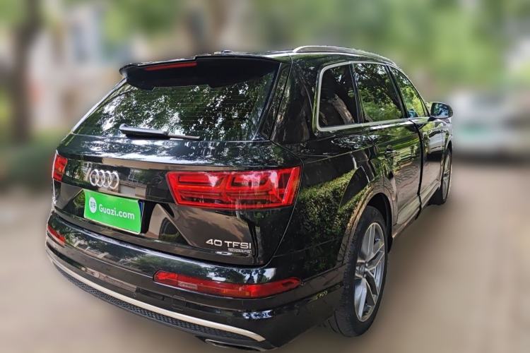 Used Audi Q7 2016 40 TFSI Comfort Model Rear Right 45 Deg