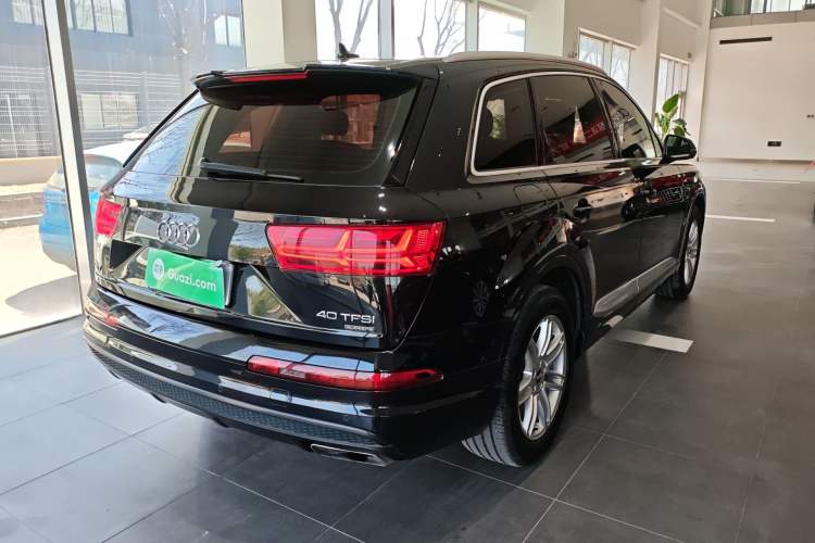 Used Audi Q7 2016 40 TFSI S line Sport Edition Rear Right 45 Deg