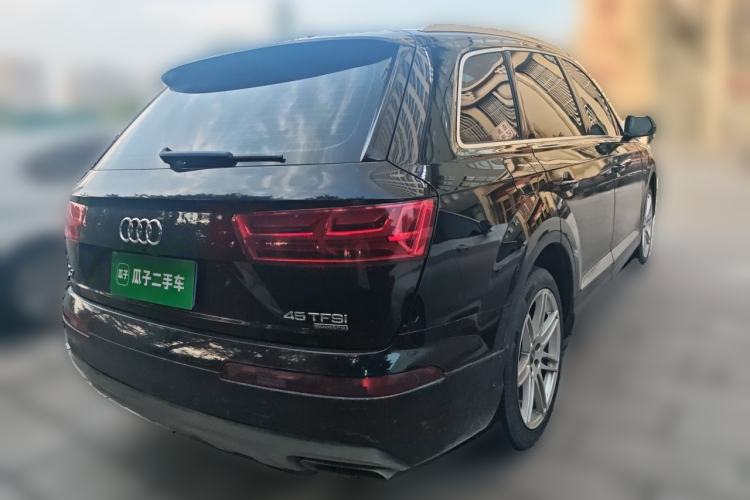 Used Audi Q7 2016 40 TFSI Comfort Model Rear Right 45 Deg