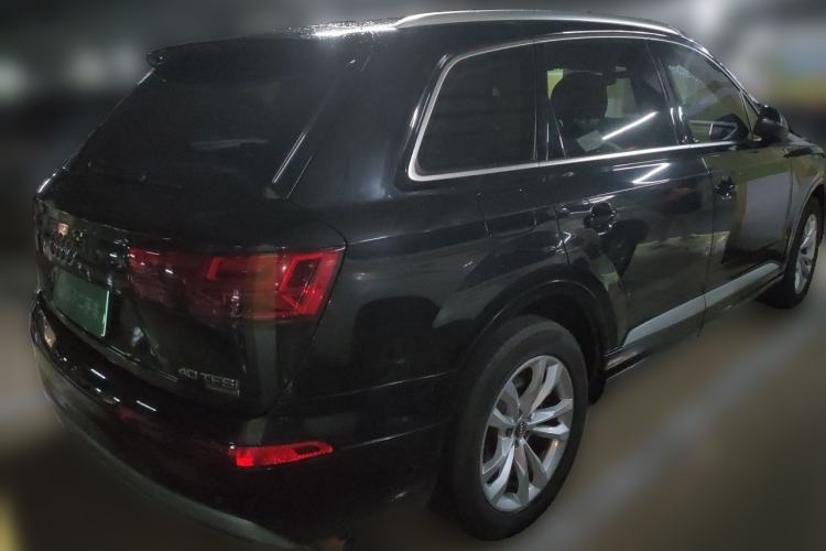 Used Audi Q7 2016 40 TFSI Comfort Model Rear Right 45 Deg