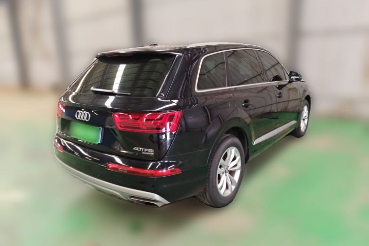 Used Audi Q7 2016 40 TFSI Comfort Model Rear Right 45 Deg