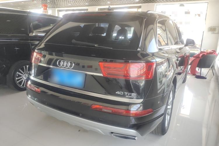 Used Audi Q7 2016 40 TFSI Comfort Model Rear Right 45 Deg