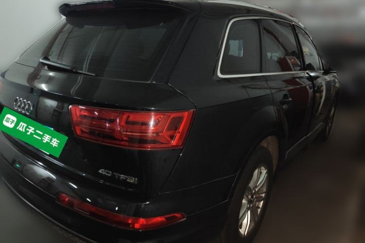 Used Audi Q7 2016 40 TFSI Comfort Model Rear Right 45 Deg