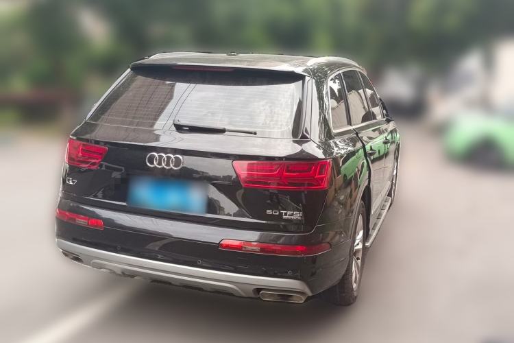 Used Audi Q7 2016 40 TFSI Comfort Model Rear Right 45 Deg
