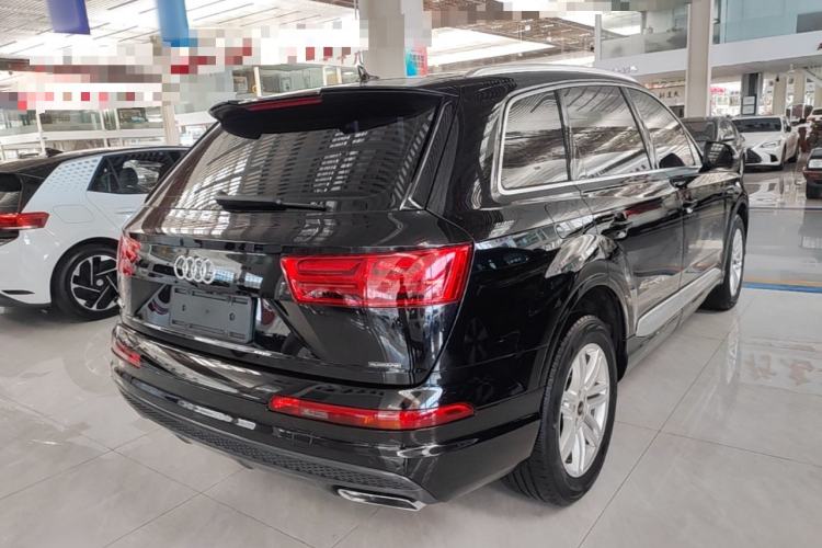 Used Audi Q7 2016 40 TFSI Comfort Model Rear Right 45 Deg