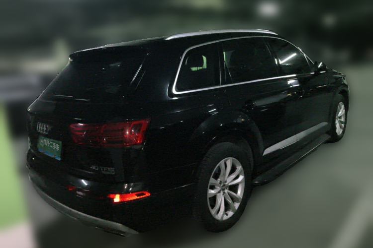 Used Audi Q7 2016 40 TFSI Comfort Model Rear Right 45 Deg