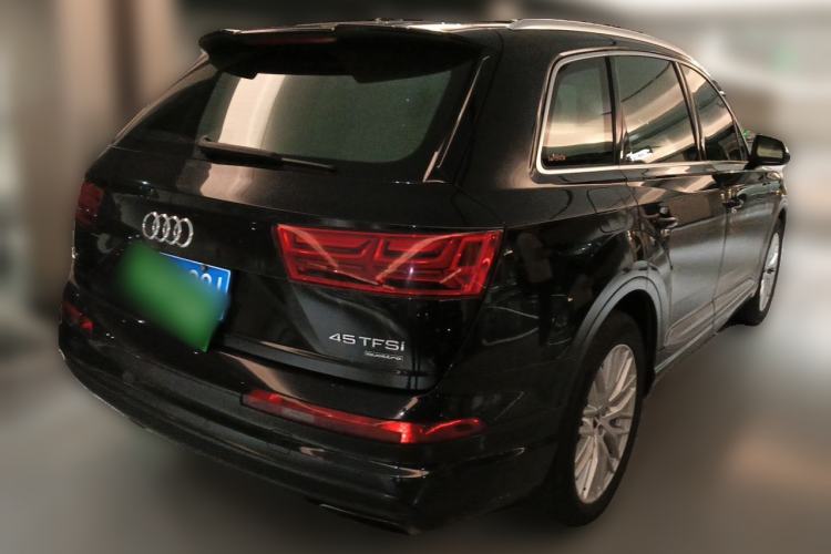 Used Audi Q7 2016 45 TFSI Technology Edition Rear Right 45 Deg