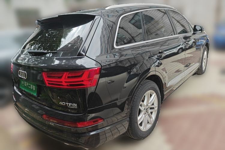 Used Audi Q7 2016 40 TFSI Comfort Model Rear Right 45 Deg