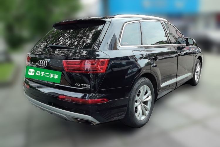 Used Audi Q7 2016 40 TFSI Comfort Model Rear Right 45 Deg