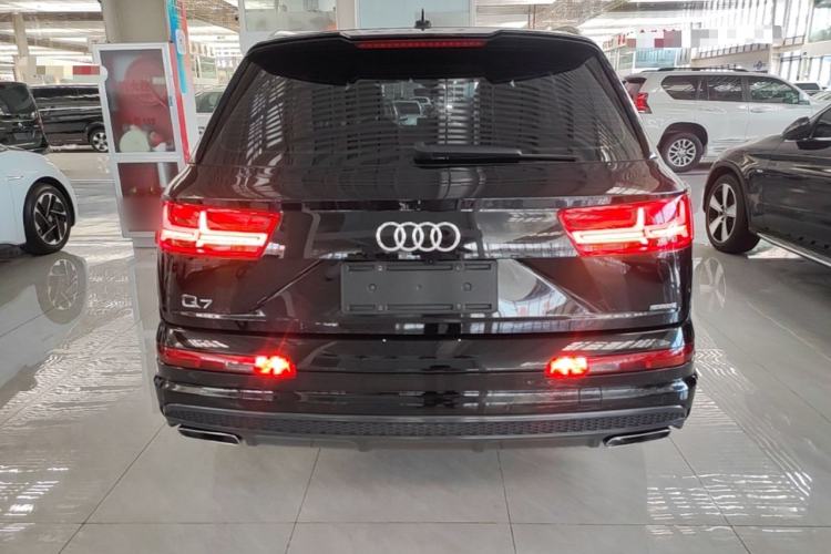 Used Audi Q7 2016 40 TFSI Comfort Model Rear