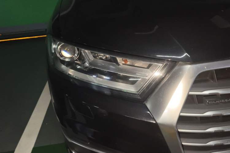 Used Audi Q7 2016 40 TFSI Comfort Model Right Front Headlight